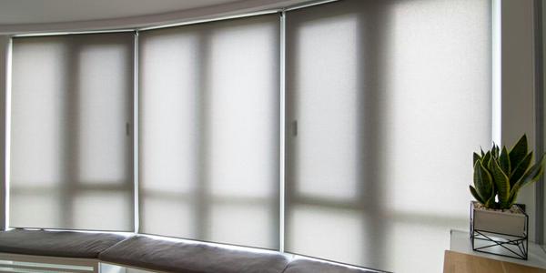 Soluciones para cortinas en espacios difíciles como esquinas